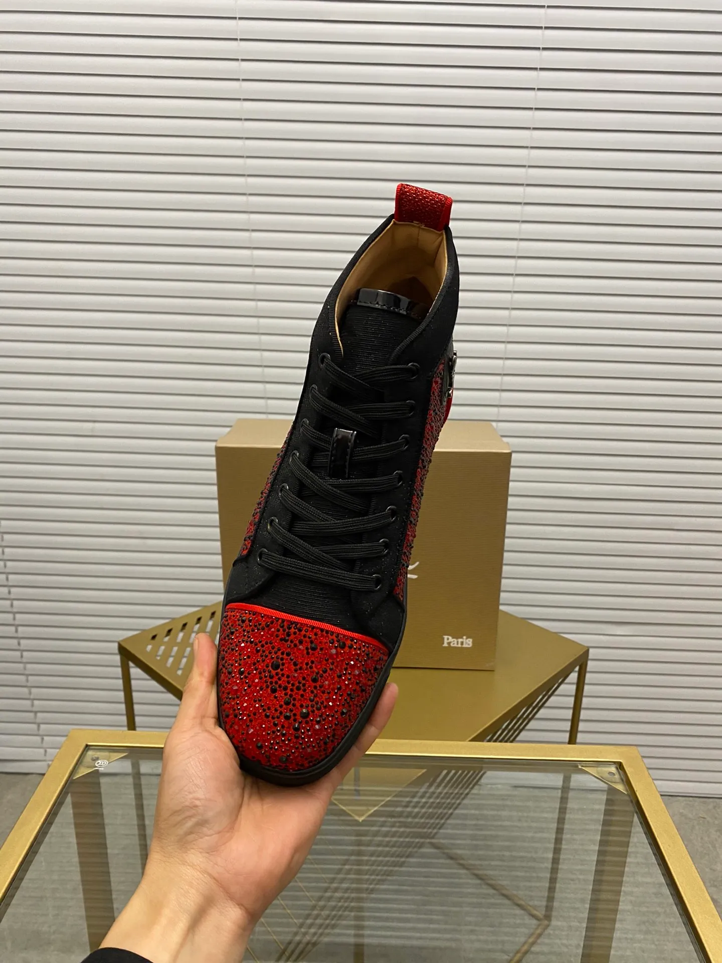 Made to order. Ex-factory price 540. Special material Christian Louboutin (CL red sole shoes) counter series, casual sneakers for couples 📢 📢 📢 Exclusive hot style release 🎈🎈💪 Movable latex feet 👻 Finished large sole car line [Proud] 😝Female 35-40# Male 38#-46, global supply😝 [Top version]: Original imported genuine leather upper, top original leather lining, original molded TPU outsole, original 1:1 detail processing, original shoe last,